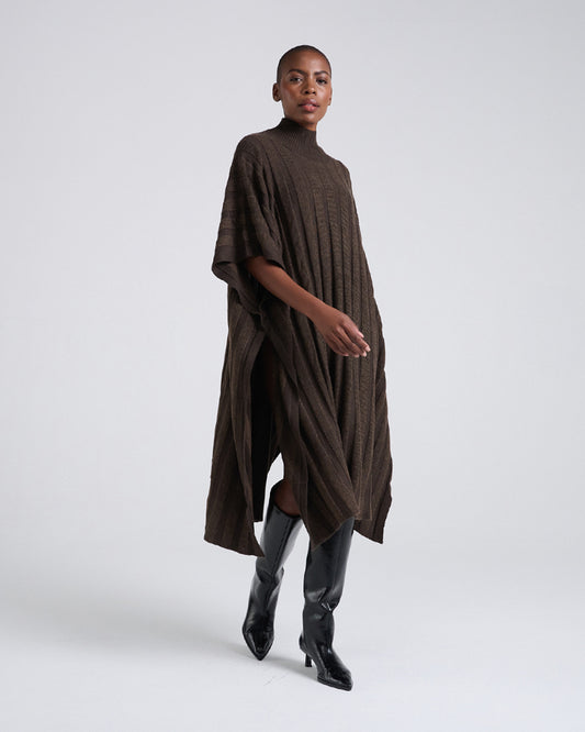 A minimalist piece — with a twist-Wool Blend Buttons Deco Short-sleeves Oversize Dress