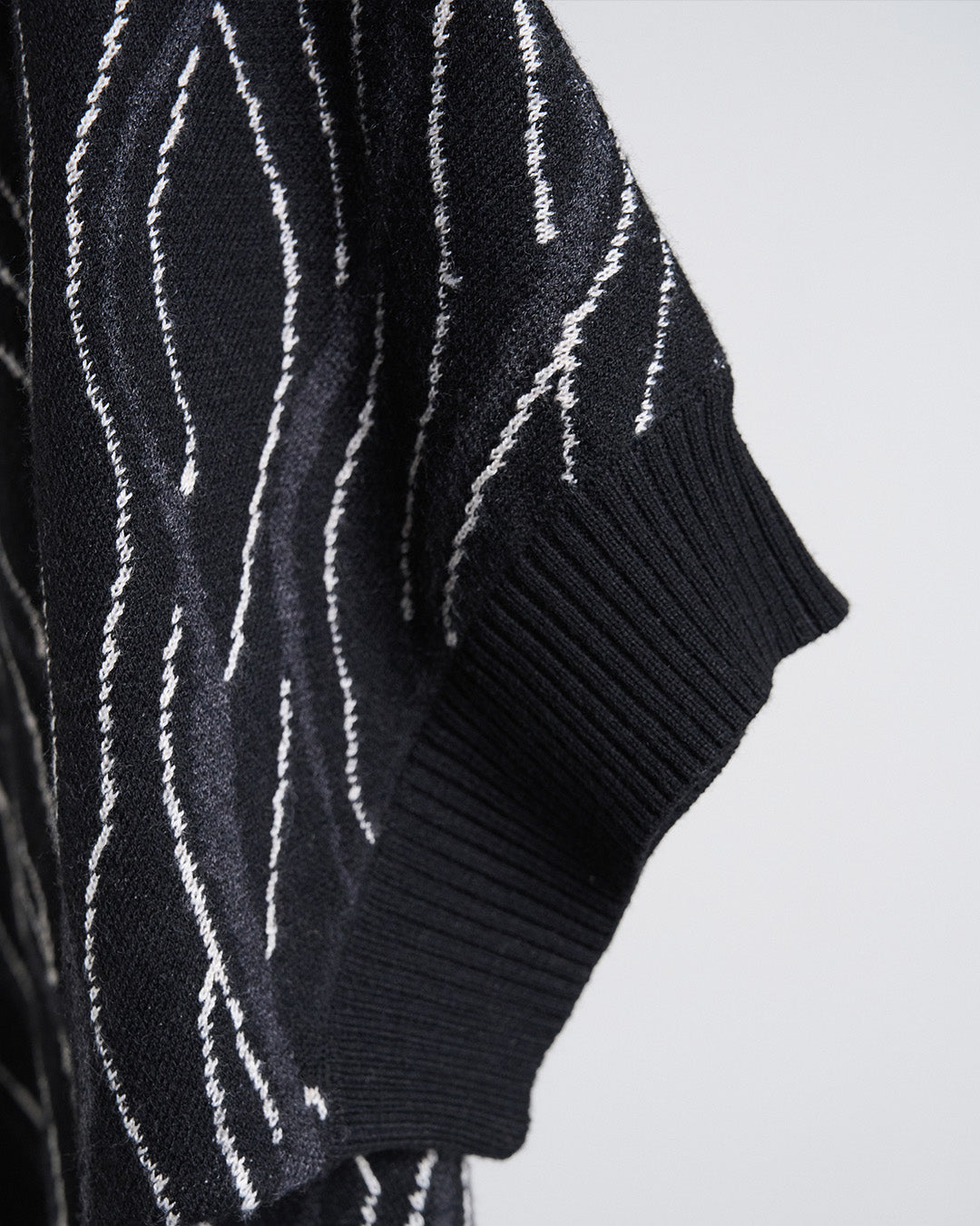 Wool Blend Abstract Pattern Short Sleeves Knit Dress