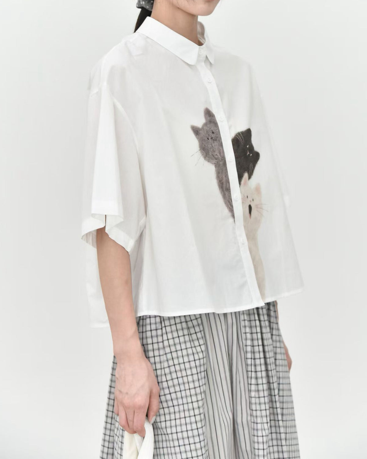 Pre-order Hide-and-Seek Cat Print Short-Sleeve Shirt