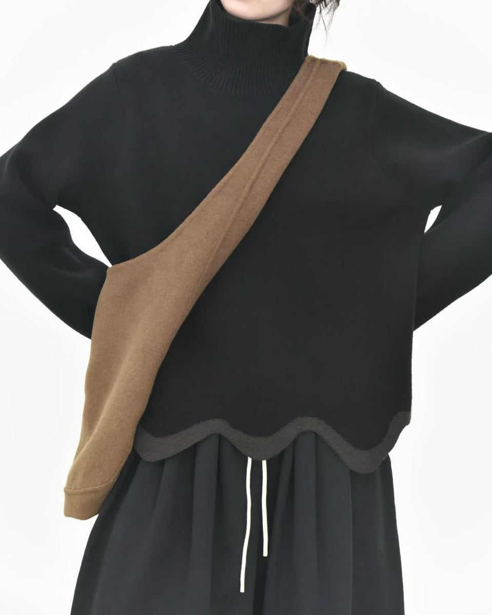 Contrast-Trim Wavy Hem Knit Sweater