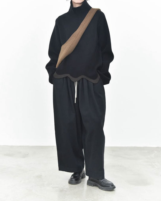Contrast-Trim Wavy Hem Knit Sweater