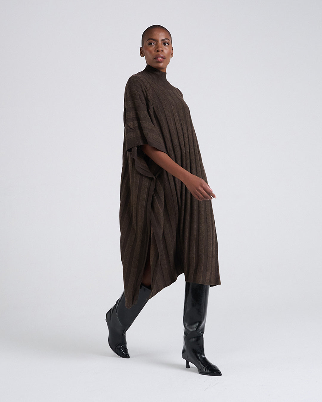 A minimalist piece — with a twist-Wool Blend Buttons Deco Short-sleeves Oversize Dress