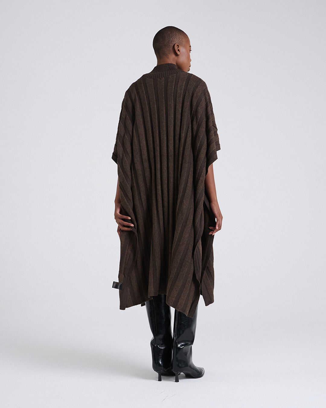A minimalist piece — with a twist-Wool Blend Buttons Deco Short-sleeves Oversize Dress