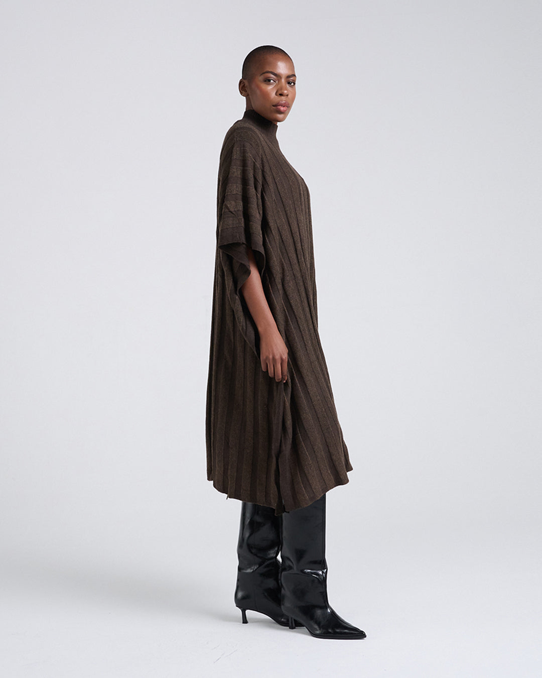 A minimalist piece — with a twist-Wool Blend Buttons Deco Short-sleeves Oversize Dress