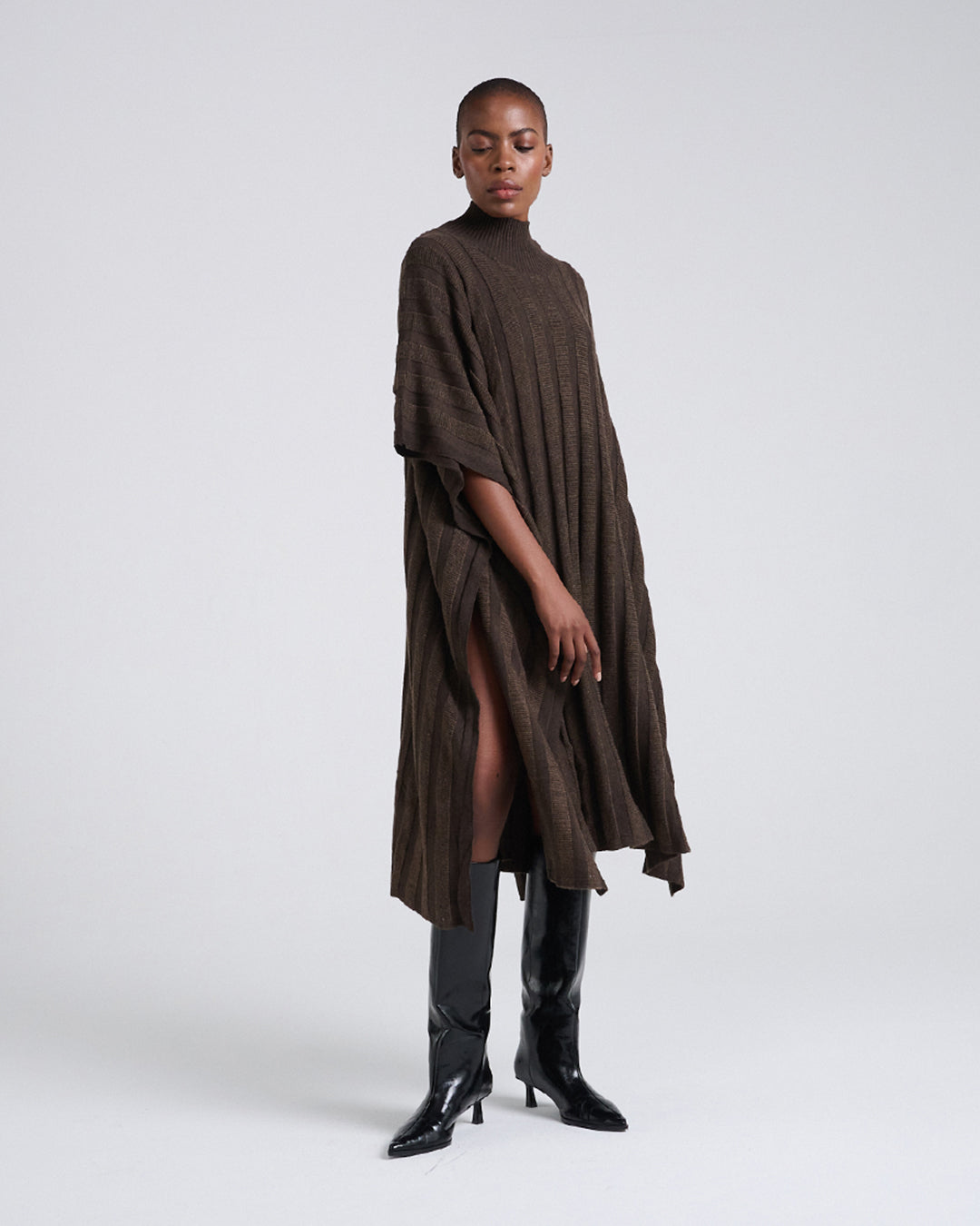 A minimalist piece — with a twist-Wool Blend Buttons Deco Short-sleeves Oversize Dress
