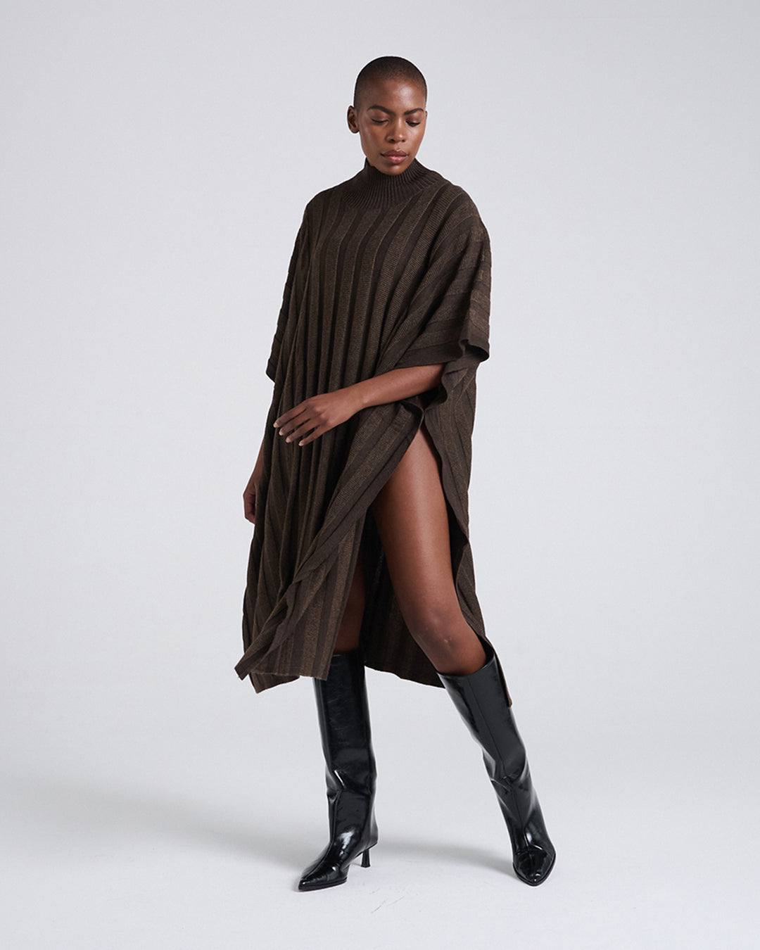 A minimalist piece — with a twist-Wool Blend Buttons Deco Short-sleeves Oversize Dress
