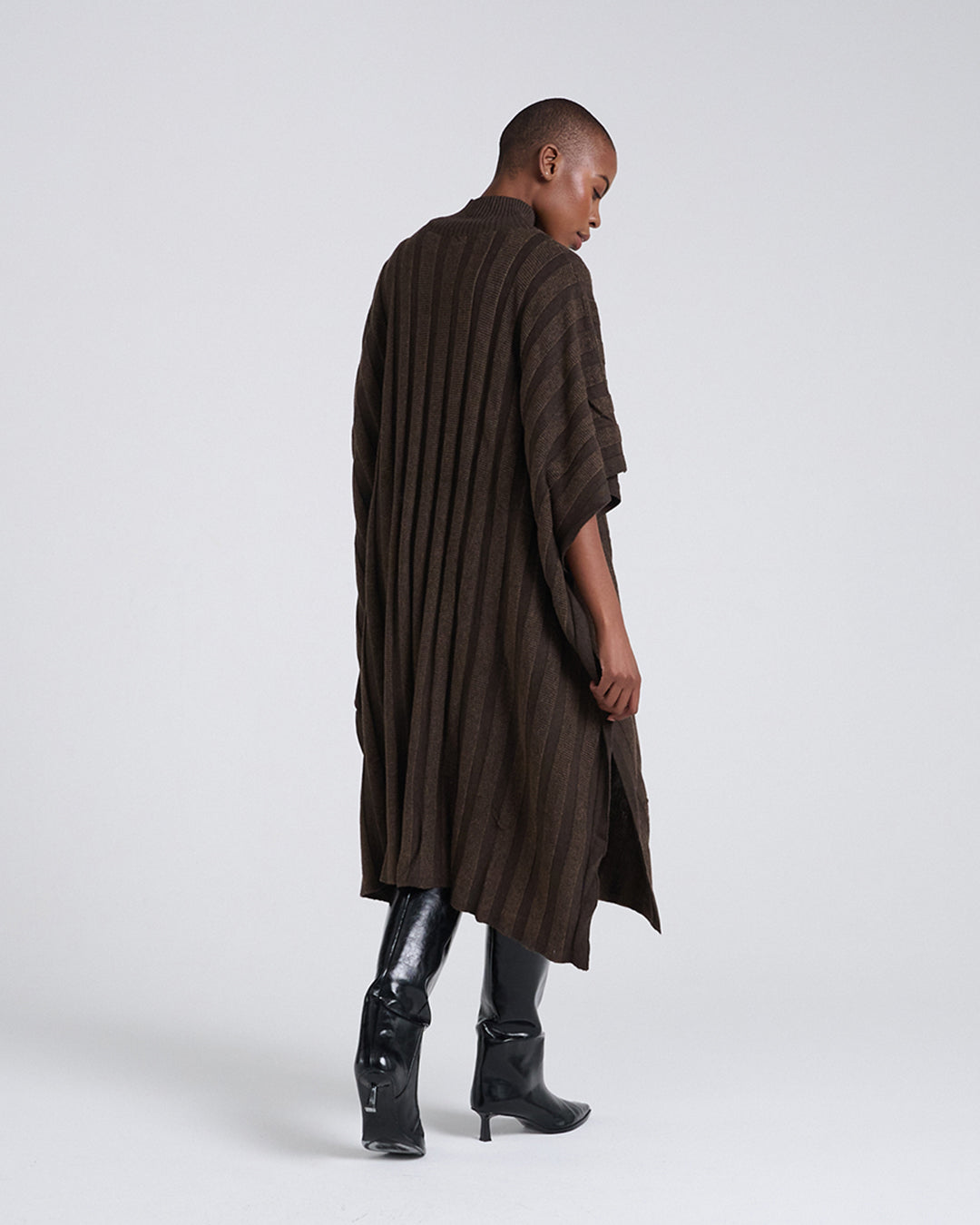 A minimalist piece — with a twist-Wool Blend Buttons Deco Short-sleeves Oversize Dress
