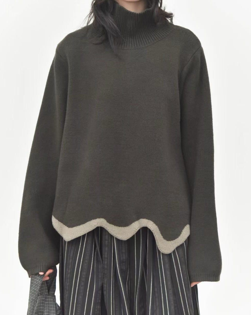 Contrast-Trim Wavy Hem Knit Sweater