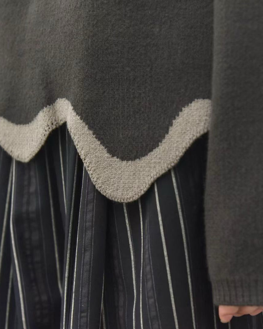 Contrast-Trim Wavy Hem Knit Sweater