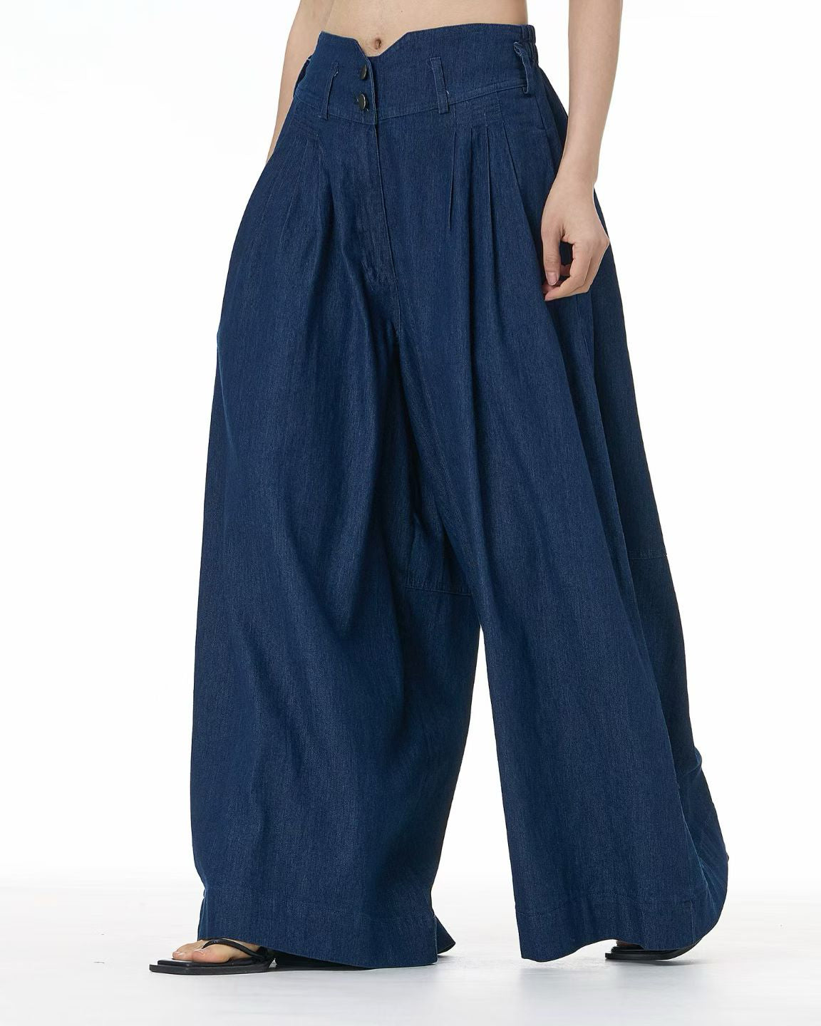 Curved Waist Denim Pants