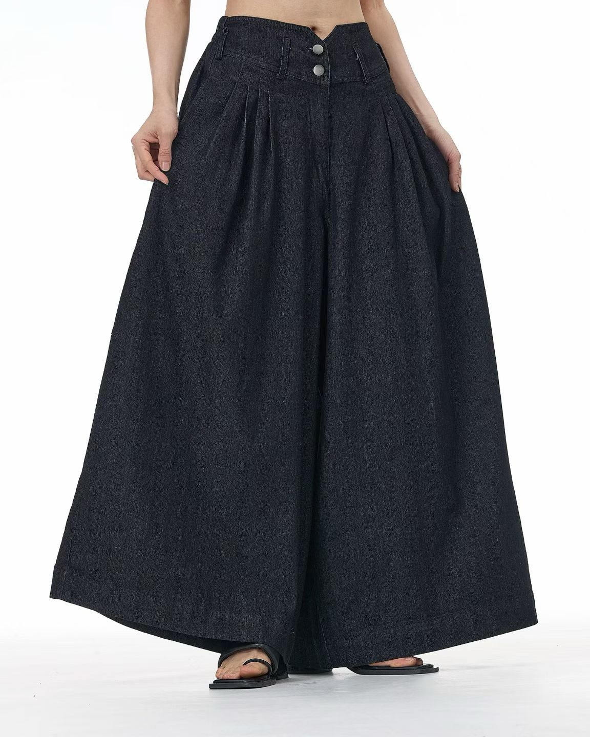 Curved Waist Denim Pants