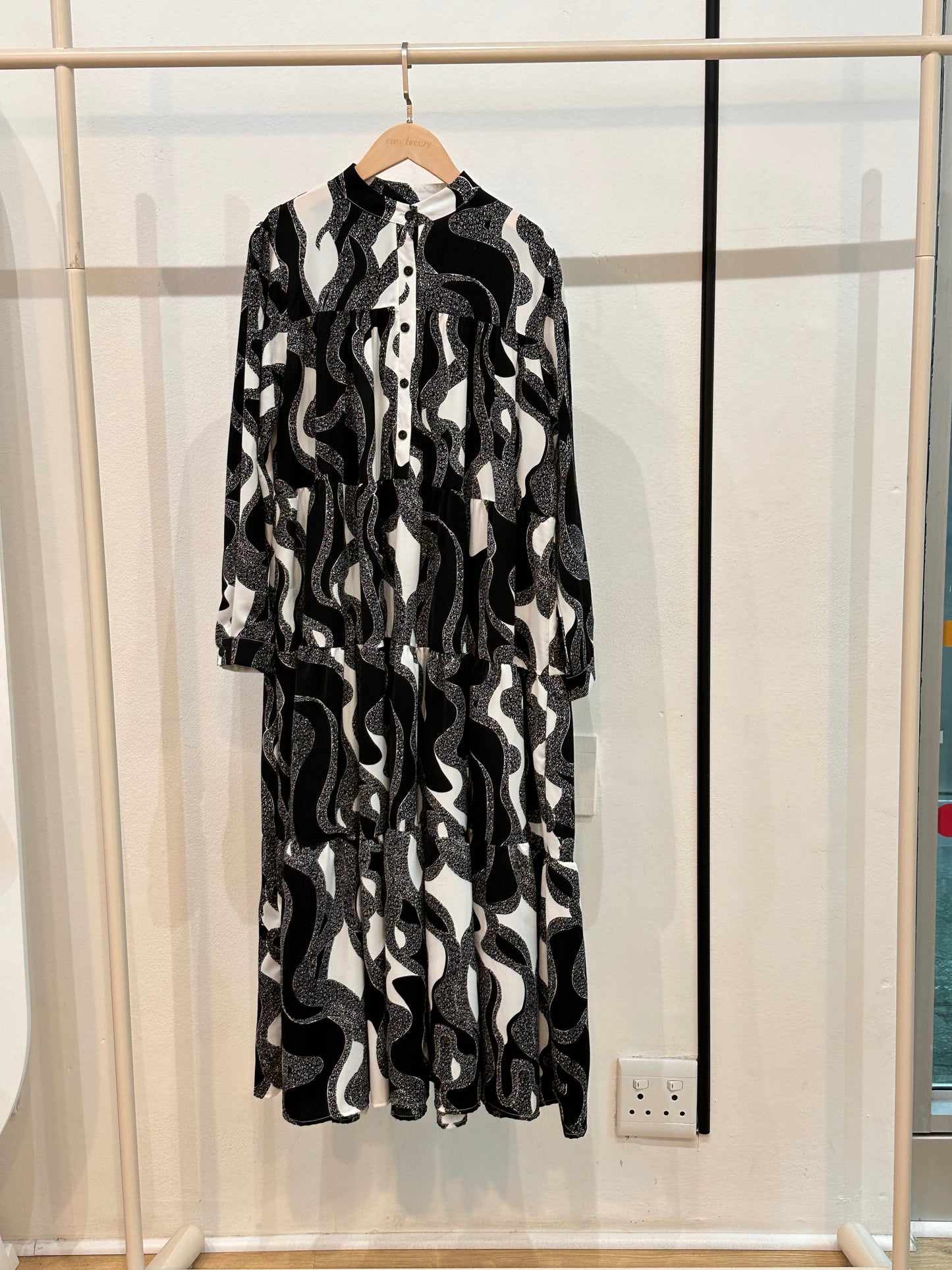 Abstract Black and White Pattern Maxi Dress – easybreezy