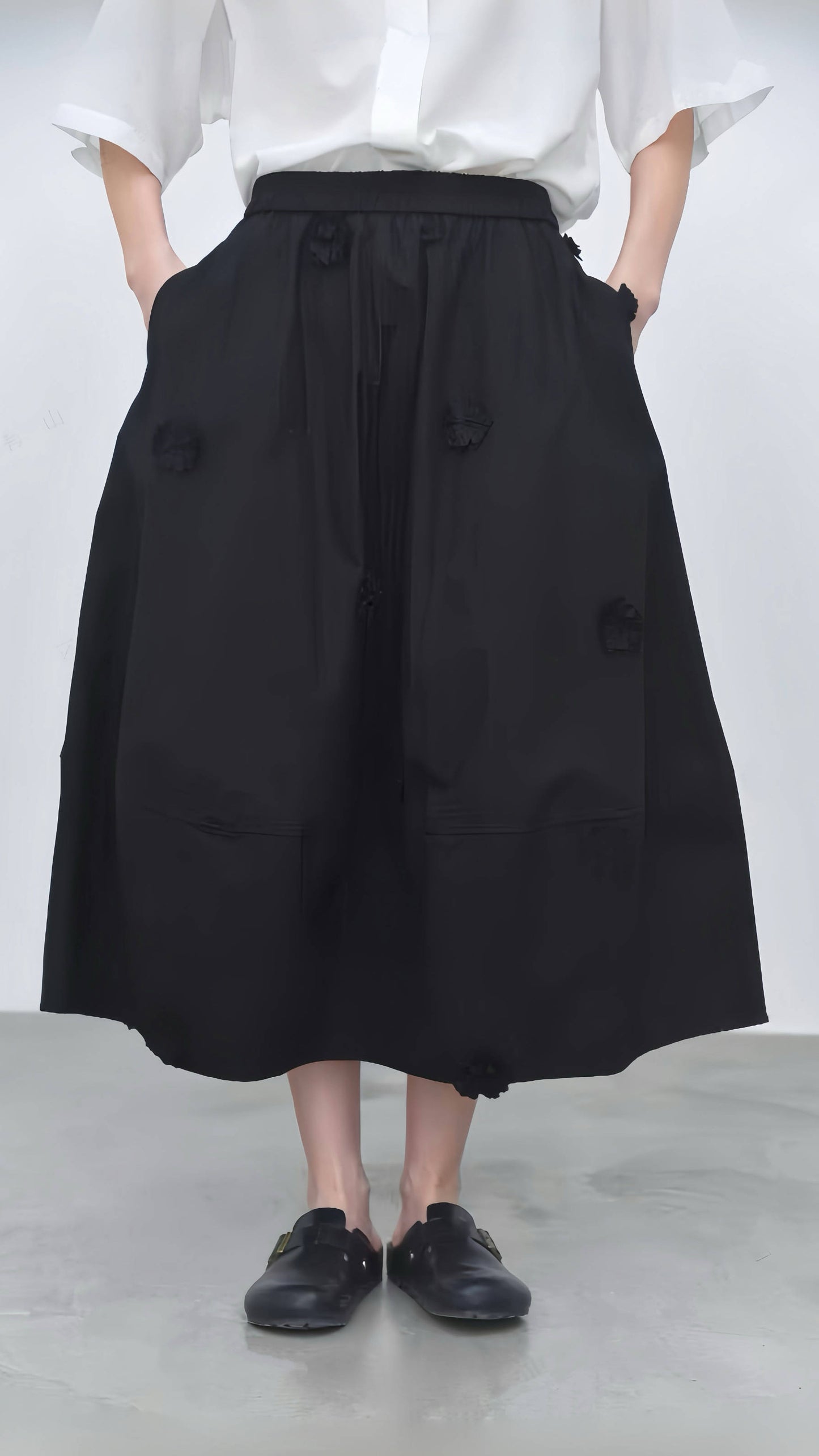 3D Small Flowers Deco Cotton Skirt Available in Black and Pink